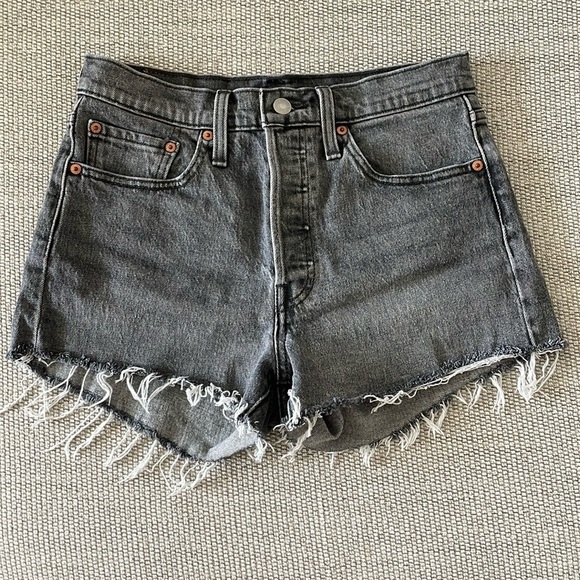 Levi’s denim shorts - Picture 1 of 4